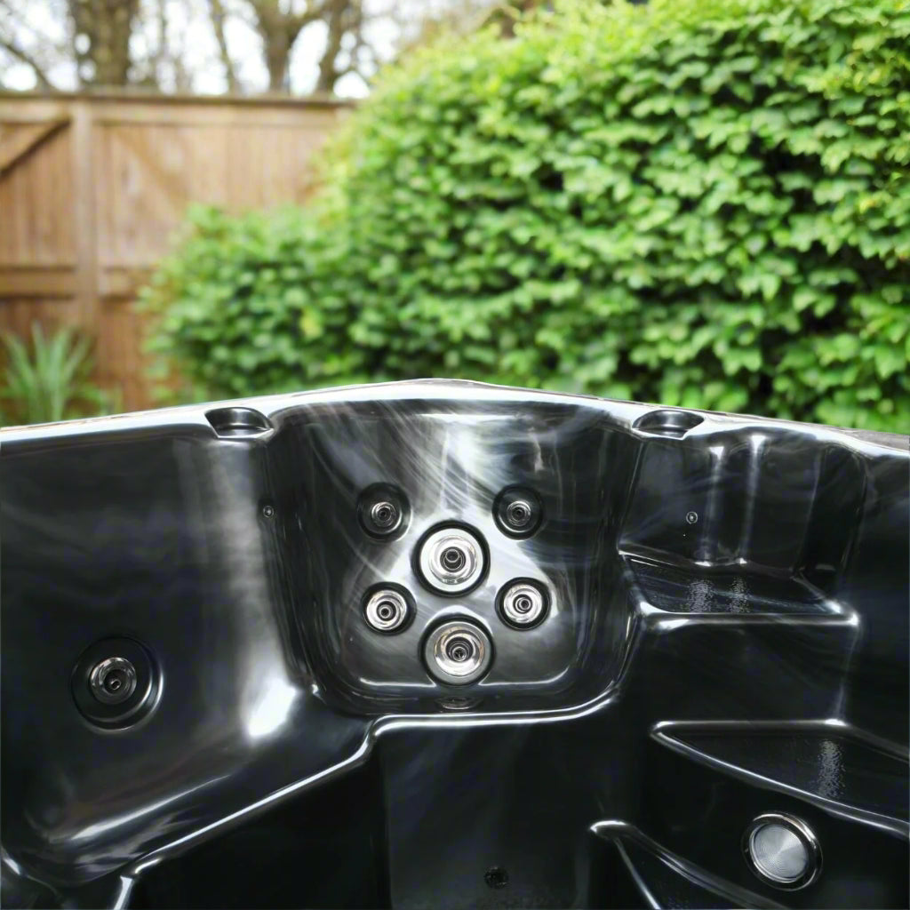 2500 Series hot tub