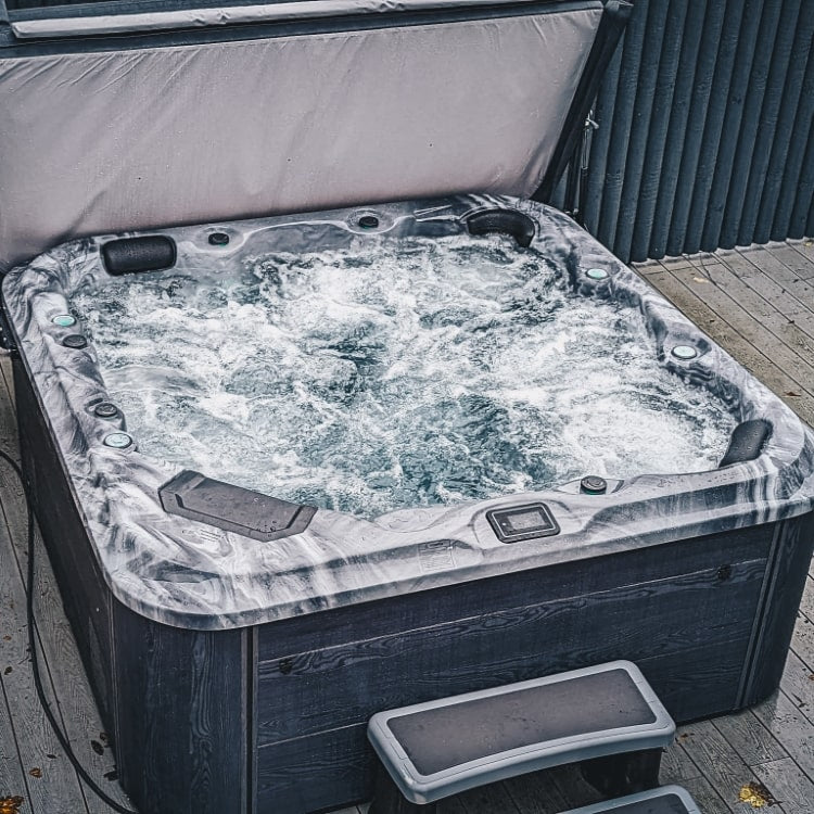 6000 in.clear 32A (Twin Pump) hot tub by H2O