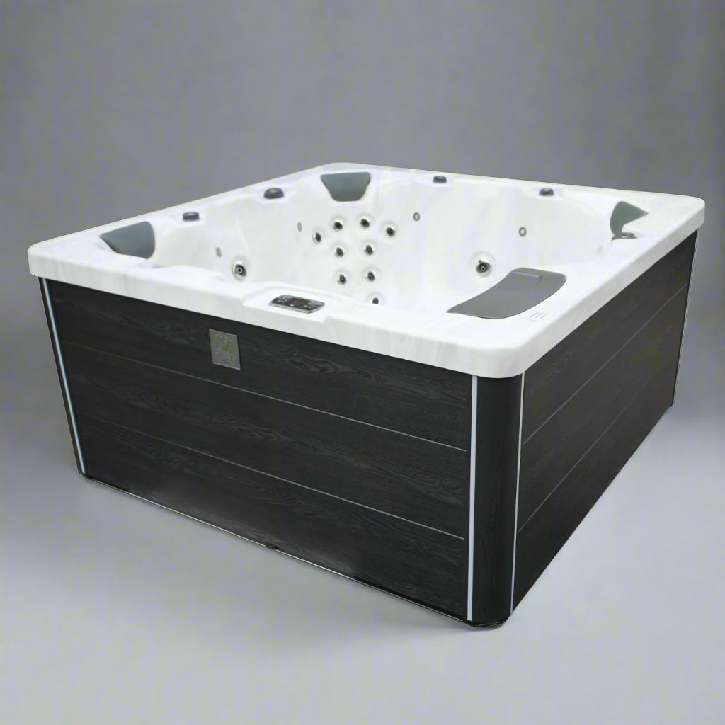 Milano II hot tub