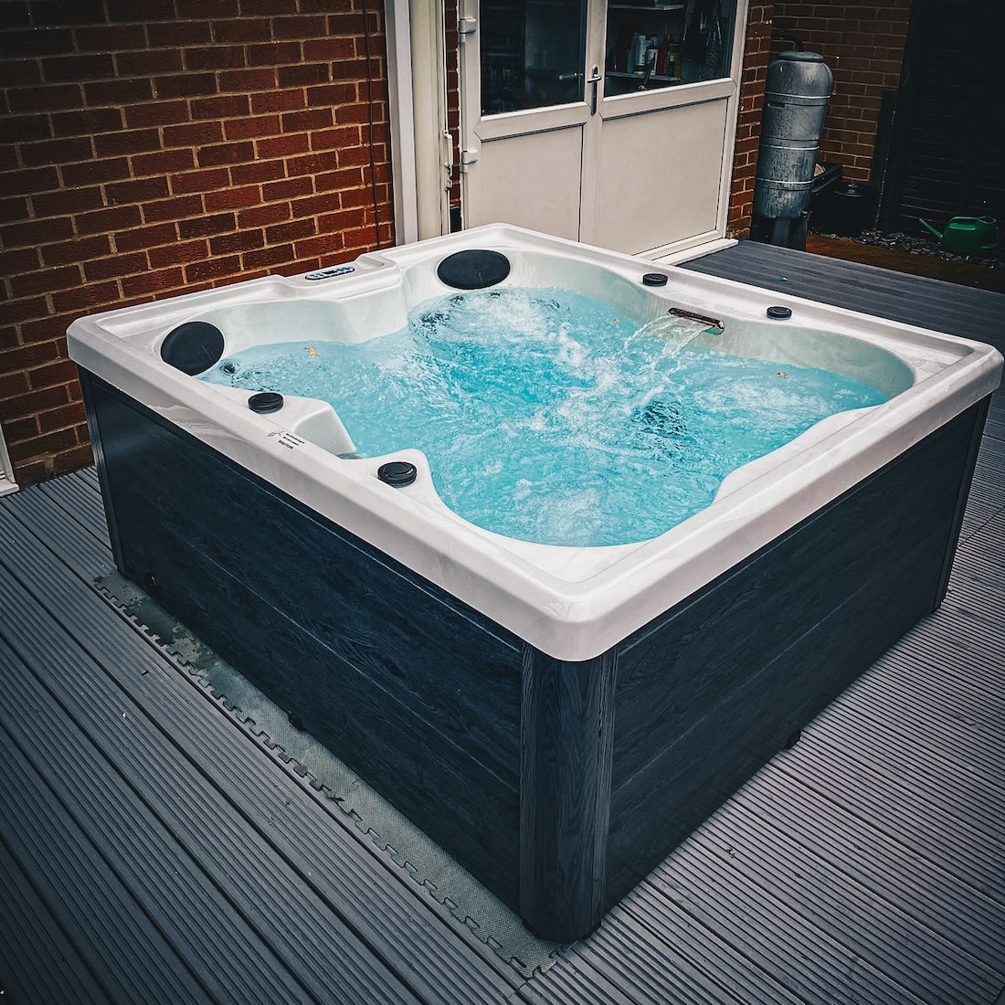 Pure Bliss (13A Plug & Play) by H2O Hot Tubs