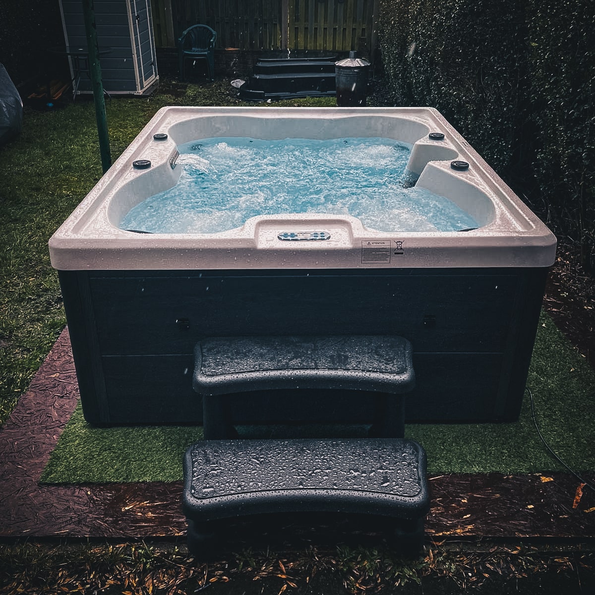 Pure Bliss (13A Plug & Play) by H2O Hot Tubs